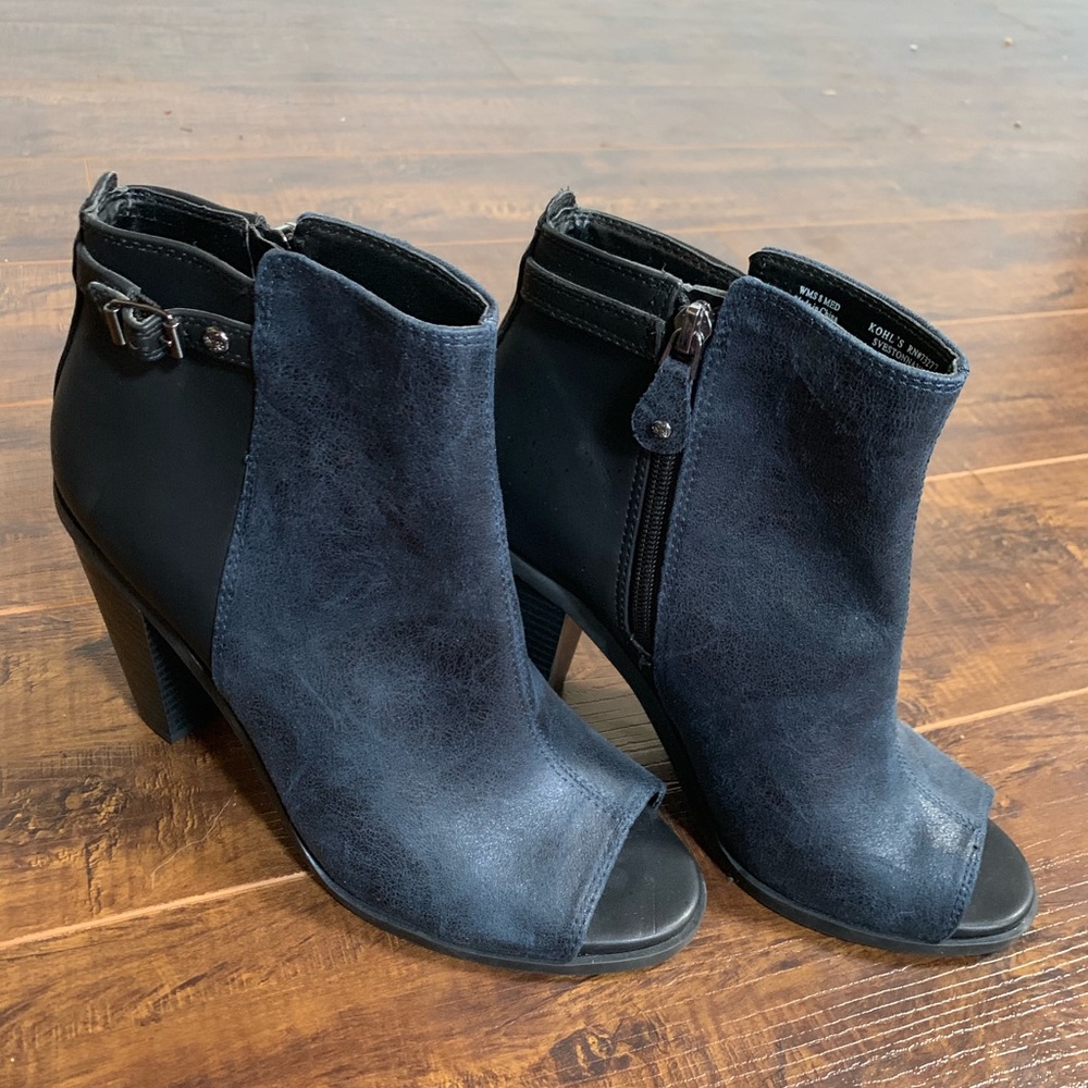 Simply Vera Vera Wang Peep Toed Heeled Booties